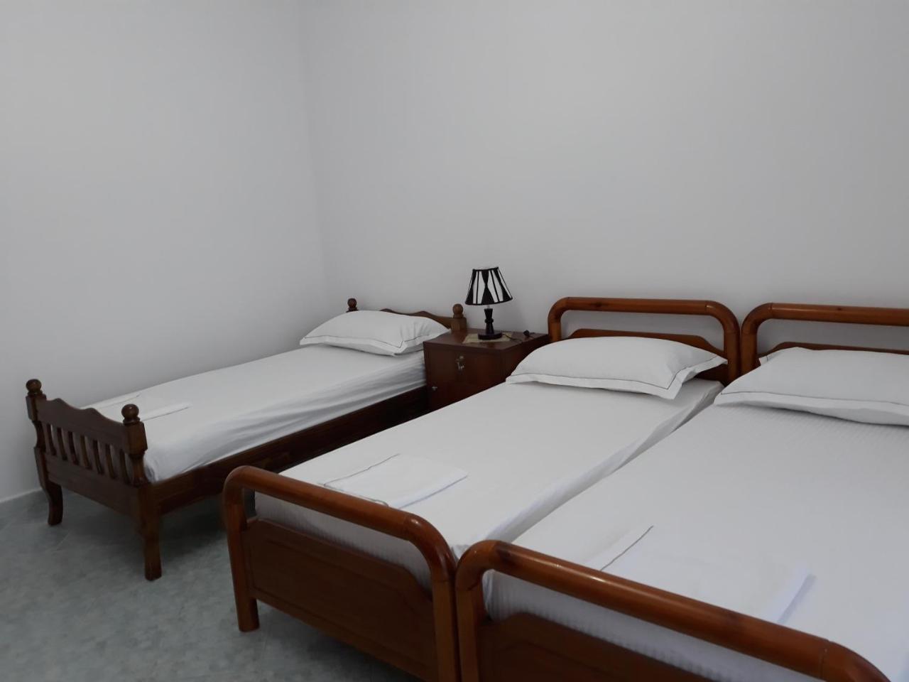Guest House Xhuljon Berat Buitenkant foto
